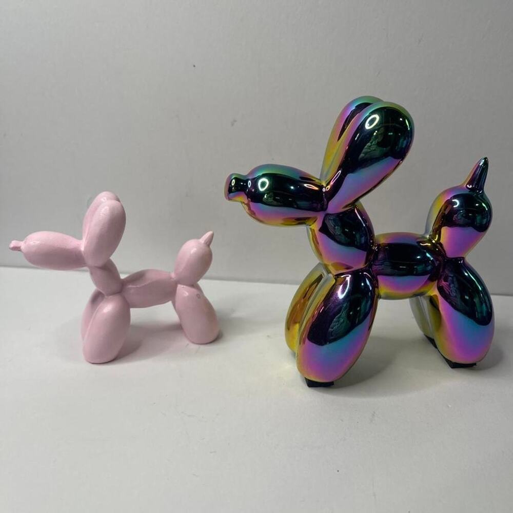 Balloon dog sculptures pink and